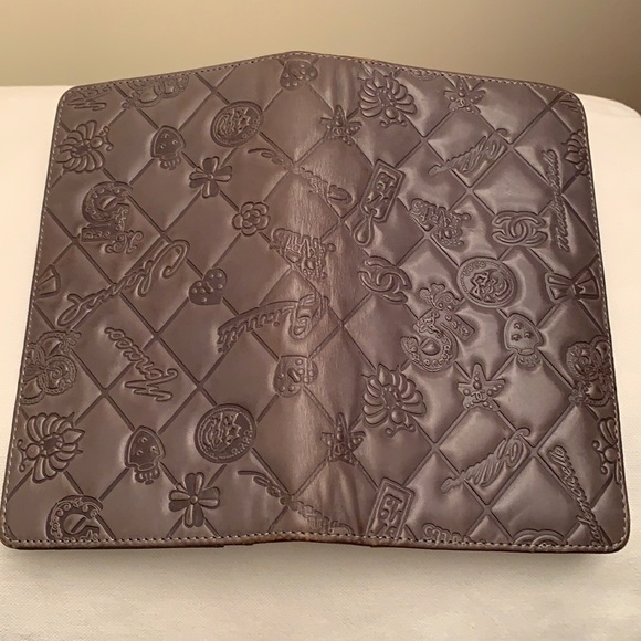 💯Authentic chanel lucky symbols L-yen long wallet grey🩶 - Picture 4 of 11